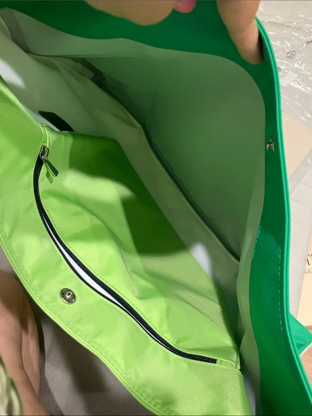 NEW Longchamp Green canvas Shoulder Tote with Silver Snap - Picture 12 of 15